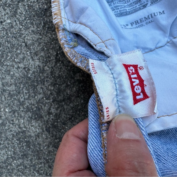 Levi’s 501 Premium Straight Leg Jeans | Button Fly | Medium Wash - Picture 4 of 13